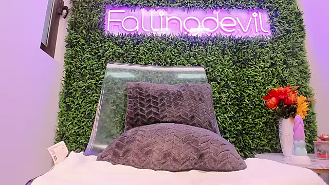 realhotfallingdevil (F young) - Make me squirt