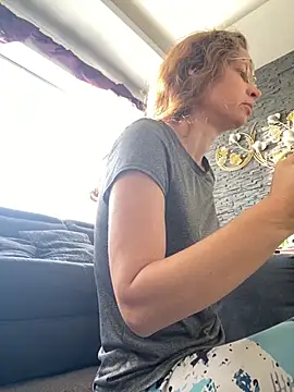 annikarose (F milf) - Naked orgasm