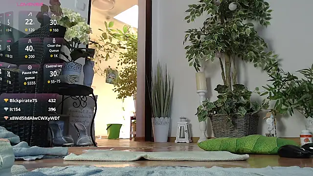 Squirtmania's Stripchat show and profile