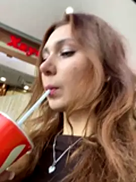 QuitieLia's Stripchat show and profile