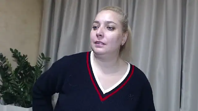 sweetpussy13 from StripChat is Freechat