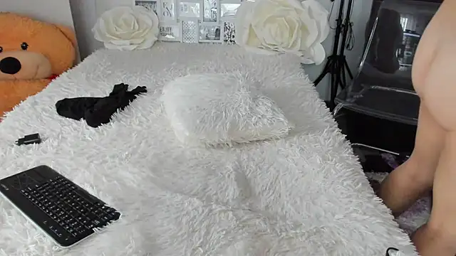 sweetemy4u - Sweetemy4u's free webcam - UK Sex Cams