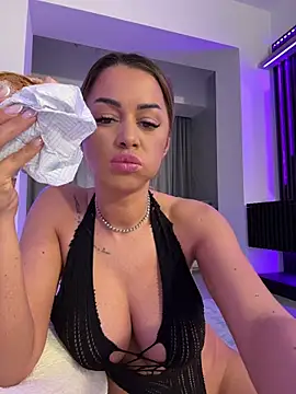 kirstievegas (F young) - Naked outdoor😈only jacket🎁last tip