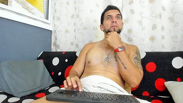 juleslakes - JULESLAKES's free webcam - UK Sex Cams