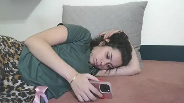 lovelyjulliette - LovelyJulliette's free webcam