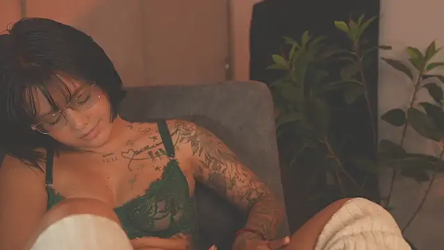 LorenRosse's Stripchat show and profile