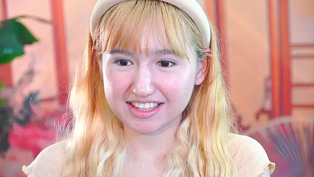 Pinkie_Princes Live Webcam on Stripchat