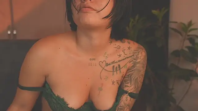 LorenRosse's Stripchat show and profile