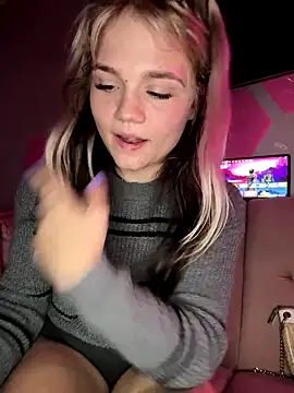 Cutiepiespanks's Stripchat show and profile