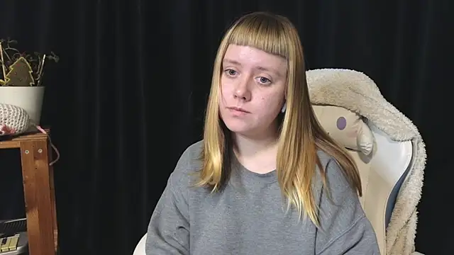 June_shy0 webcam stripchat model stream image