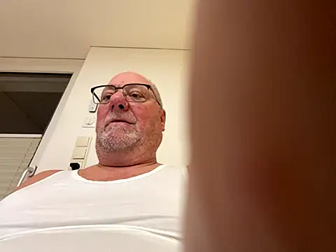 gerri2000 Live Webcam on Stripchat