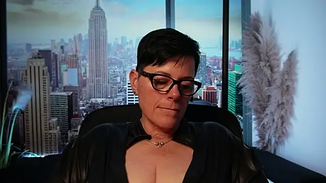 ninarandmann's Stripchat show and profile