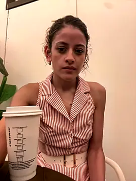 alana15 - Alana15's free webcam - UK Sex Cams