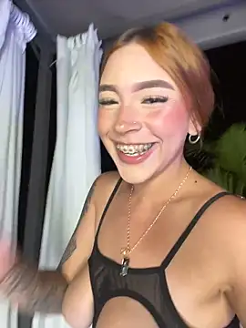 AmberAngelXXX's Stripchat show and profile