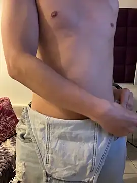 adrianrinaldi (M twink) - Show your big cum Adrian