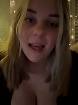 Lisaxtra Live Webcam on Stripchat