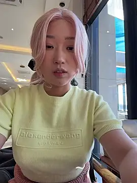 winter11 Live Webcam on Stripchat