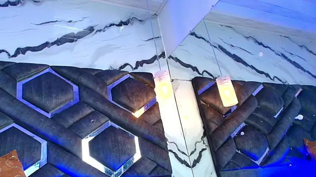 zoe-johnson_ - Zoe-Johnson_'s free webcam - UK Sex Cams