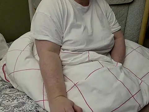 MarthaBriest's Stripchat show and profile