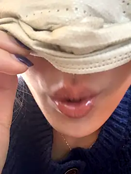 Lulu125216 Live Webcam on Stripchat