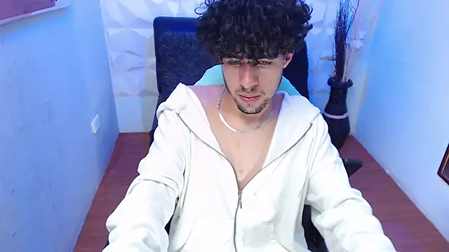 liil_boy (M twink) - Oil massage ass & spanks hard