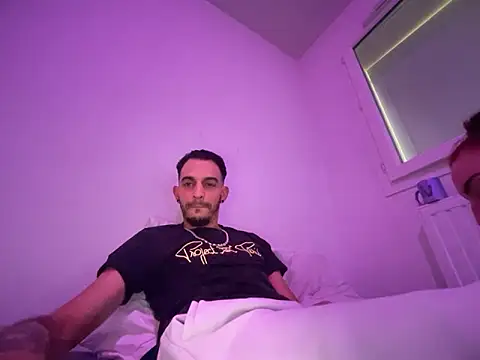 rebeu313 - Rebeu313's free webcam