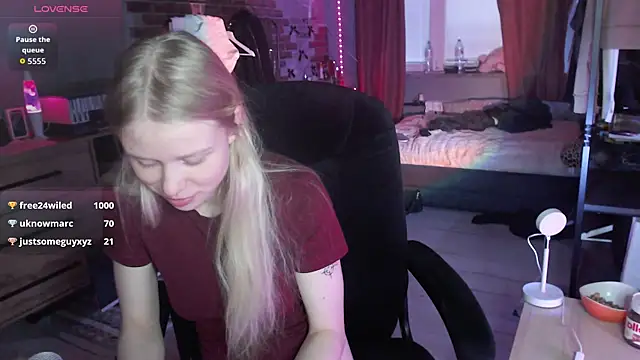 Molly Dollka (Mollydollka)