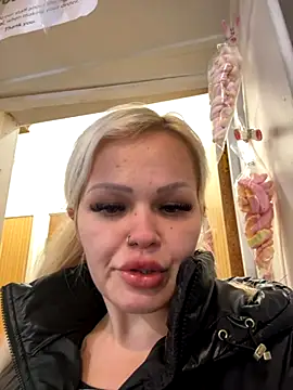 CherryXOX- Live Webcam on Stripchat