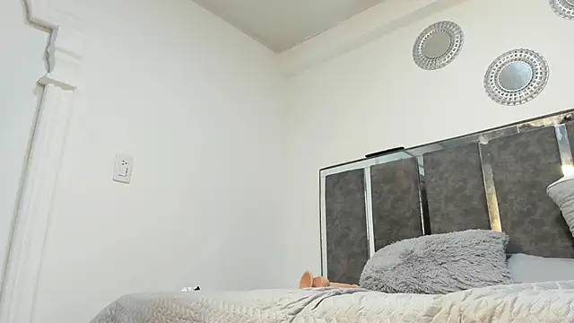 free adult chatroom Adam Grey 