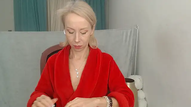 LuxuryNika from StripChat