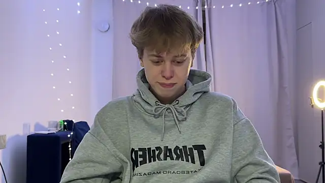 _bee_boy_ (M twink) - cum show