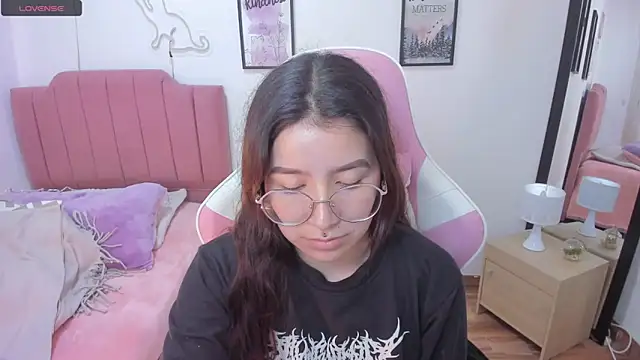 upskirt voyeur Amy Joones