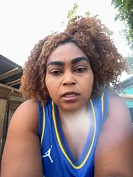 Aliana_Ross live on StripChat 