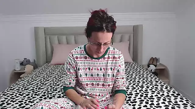 catwoman0001 - CatWoman0001's free webcam - UK Sex Cams