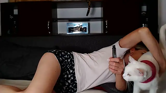 ashlinekatte - AshlineKatte's free webcam