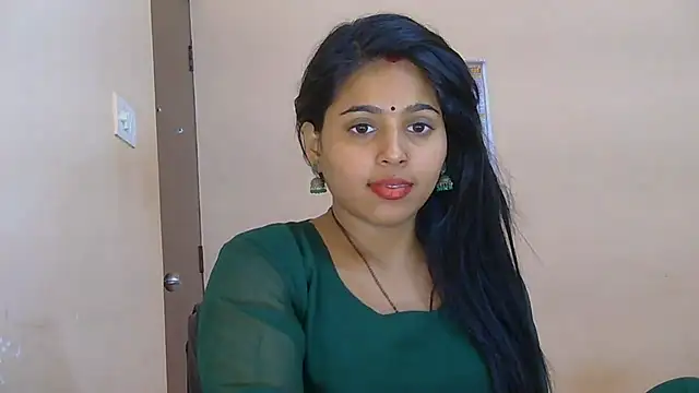 Cute-Simmi69 from StripChat is Freechat
