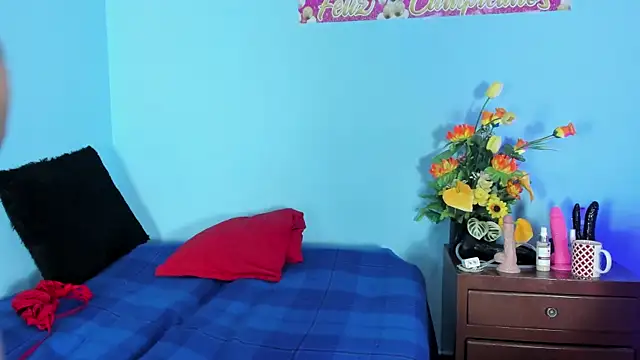 iivana_19 - Iivana_19's free webcam - UK Sex Cams