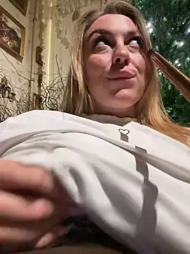 Sweet___Emily Live Webcam on Stripchat