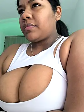 paola091 Live Webcam on Stripchat