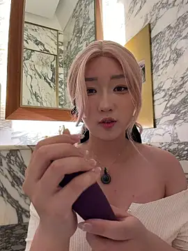 nude web chat Winter11