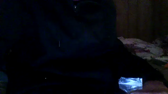 luke_thighwalker2469 (M young) - Video chat with a female