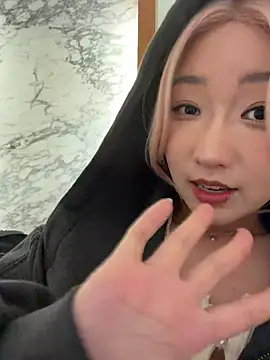 顶尖商场直播～24币群组票25分钟今天有新道具🍆在洗手池喷水哦