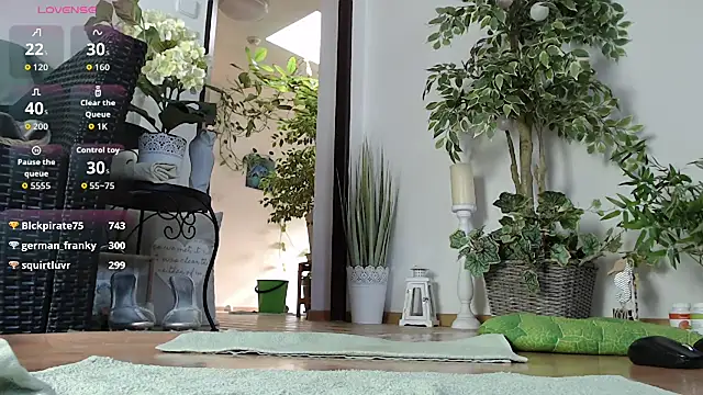 Squirtmania's Stripchat show and profile