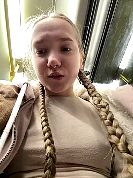 massage sweet boobies under top 💡