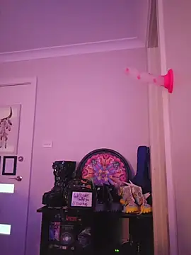 lonely_Cosplay_chick