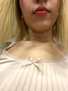 SweetBunnyGF from StripChat