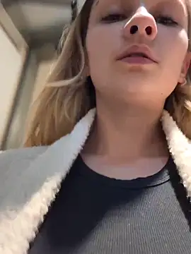 skyemorgan01 from StripChat