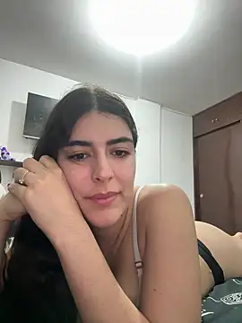 _niah_ (F young) - Naked in the kitchen 🤫