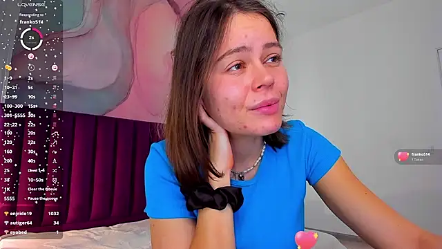 Kelly_Cuutie live on StripChat 