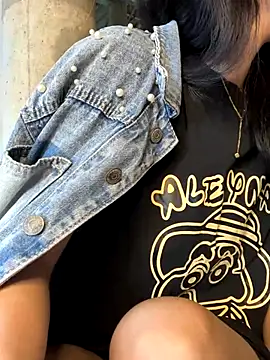 ladygirrl22 - Ladygirrl22's free webcam - UK Sex Cams